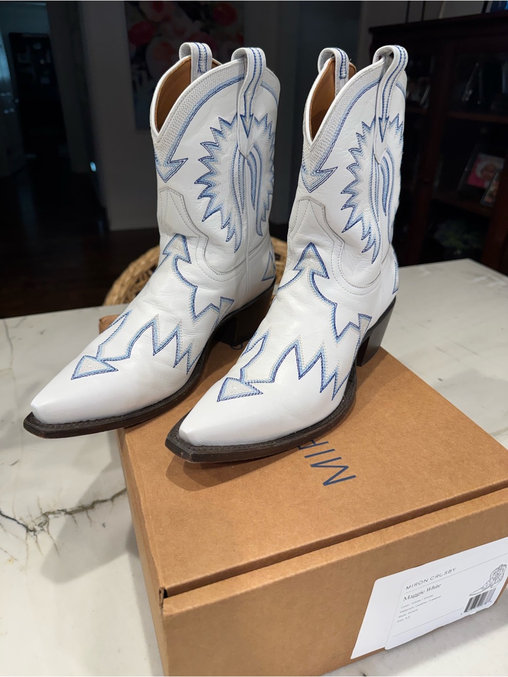 MIRÒN Maggie White Women's Western Ankle Boots - Picture 2 of 9